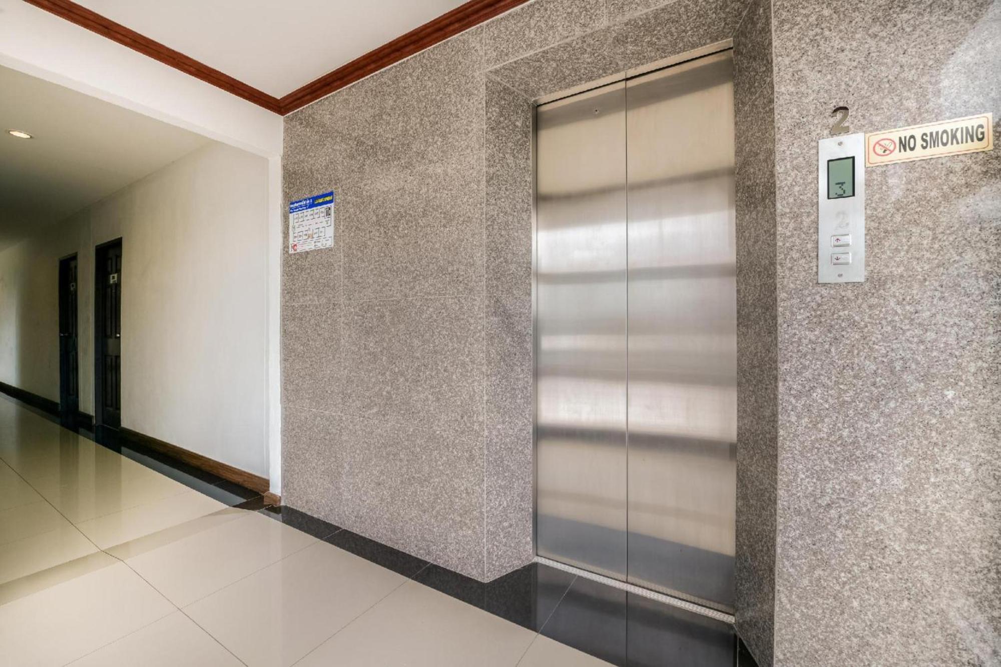 Oyo 350 Mae Saeng Place Si Racha Exterior foto